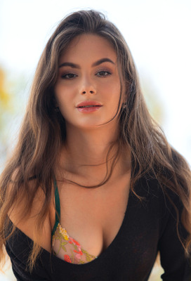 Liz Ocean in Floral Breeze by Met-Art - 3 of 16