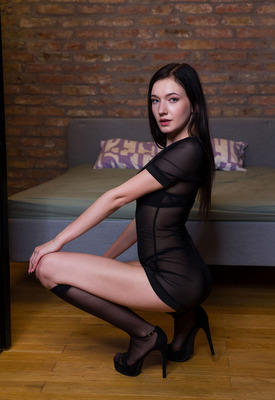 Britney Dutch Photo 3 of 5