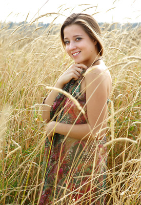 Zsanett in Roadside by MPL Studios