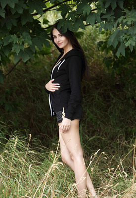 Vanessa Sky Photo 2 of 16