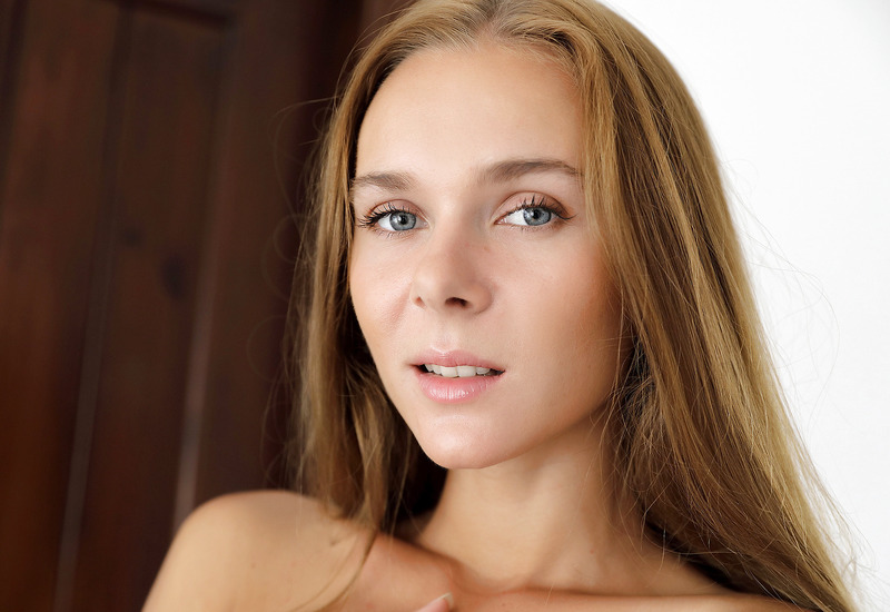 Karissa Diamond Photo 6 of 20