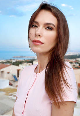 Alice Wonder Photo 19 of 19