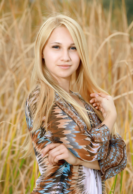 Belonika in Golden by MPL Studios