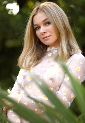 Kaleesy Photo 8 of 20