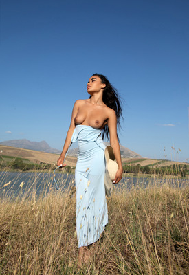 Isa Sweet Photo 5 of 12