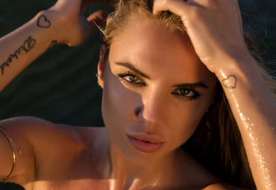 Brittie in Warm Wet Sands by Photodromm