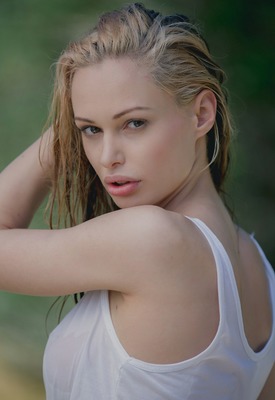 Miss Zita Photo 6 of 8