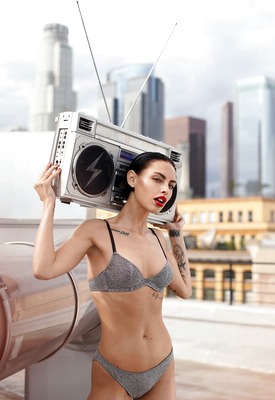 Teela La Roux Photo 3 of 4