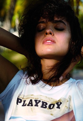 Nina Daniele Photo 4 of 8