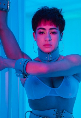 Mia Valentine Photo 7 of 9