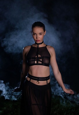 Elilith Noir Photo 13 of 15