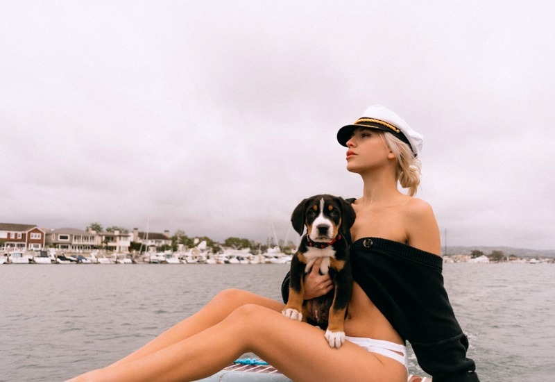 Lennon Elizabeth Photo 2 of 3