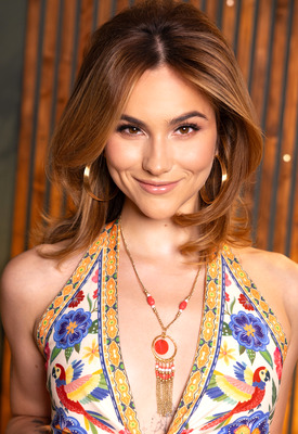 Ophelia Fae Photo 1 of 17