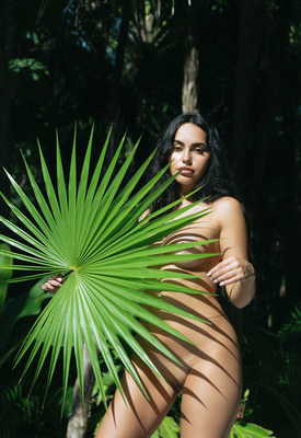 Claudia Tihan Photo 7 of 8