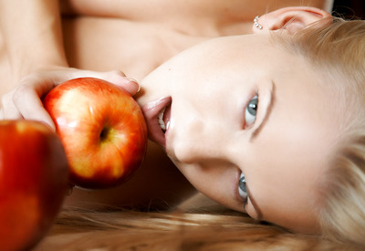 Forbidden Fruit at FreeXCafe