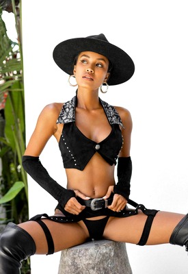 Putri Cinta Photo 4 of 20