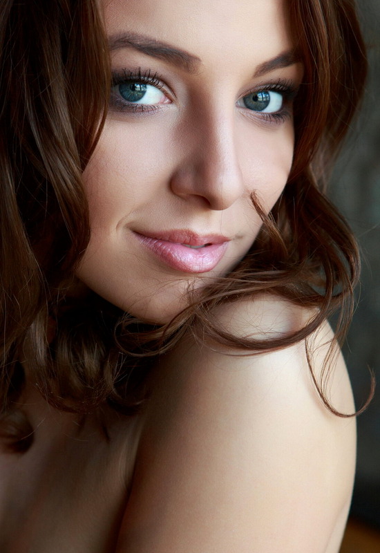 Nikia in Officiel by Rylsky Art