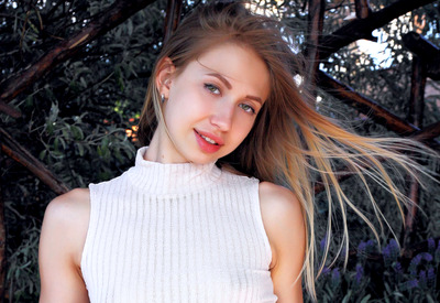 Dominica in Thirstica by Rylsky Art