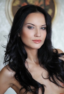 Sinia A Photo 1 of 8