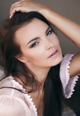 Suzie Carina