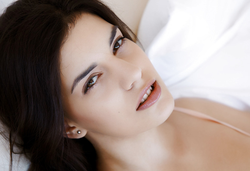 Candace Luca Photo 11 of 20