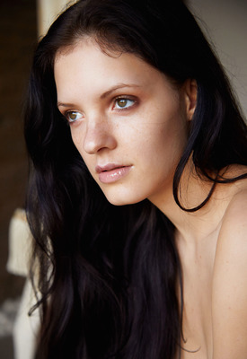 Anie Darling Photo 1 of 12