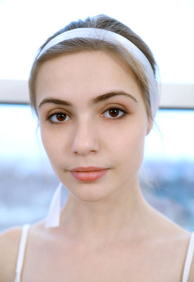 Elle Tan Photo 12 of 20