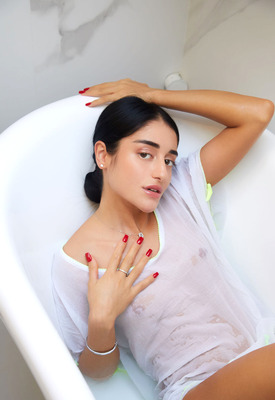 Ara Mix Photo 2 of 7