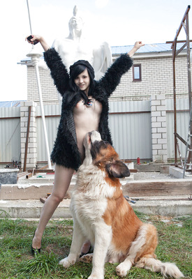 Ultima in Shaggy Friend by Showy Beauty