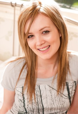 Cute Teen Faye by Simonscans