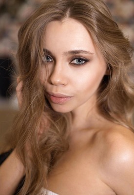 Liza Vaiss Photo 3 of 5