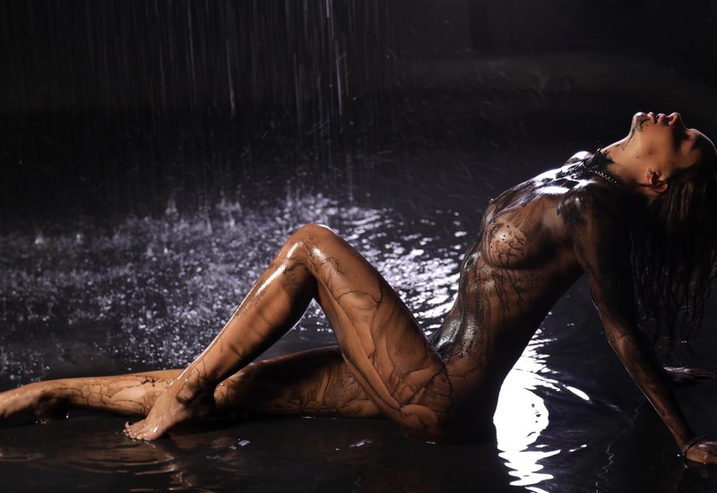 Arina Q Photo 8 of 14