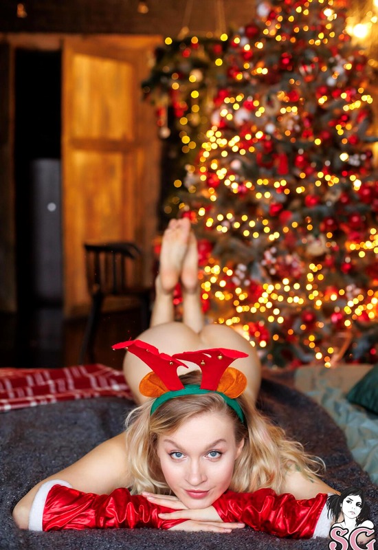 Verdgyvi in Rudolf Treasures by Suicide Girls