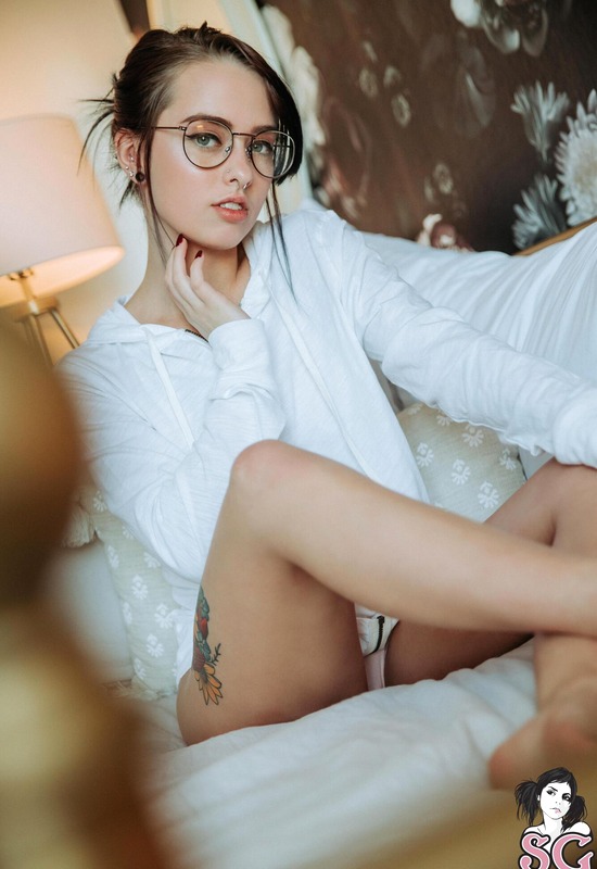 Vyne in Heartbreaker by Suicide Girls