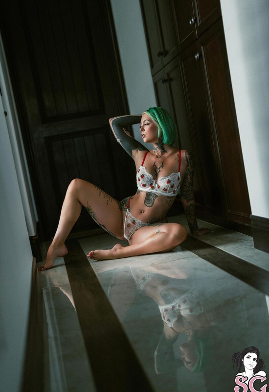 Thumper in Fresas by Suicide Girls