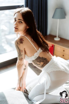 Dariseyes in A Pearl of Tenderness by Suicide Girls - 1 of 12