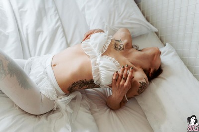 Dariseyes in A Pearl of Tenderness by Suicide Girls - 4 of 12