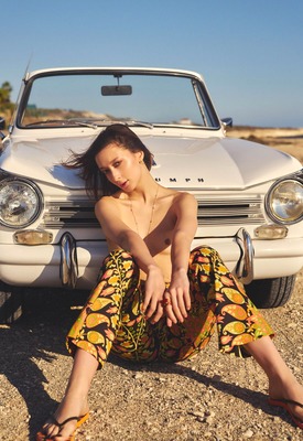 Polina Pafio Photo 5 of 8