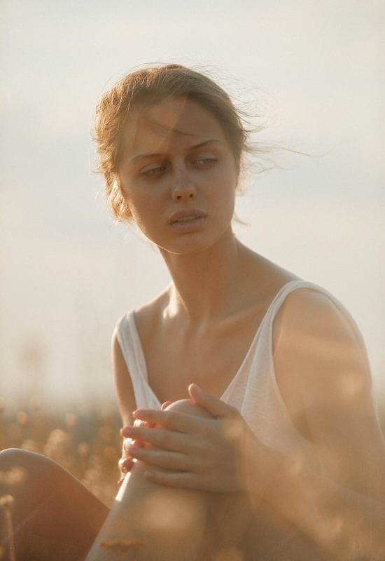 Amelie Lou in Endless Summer by Superbe Models