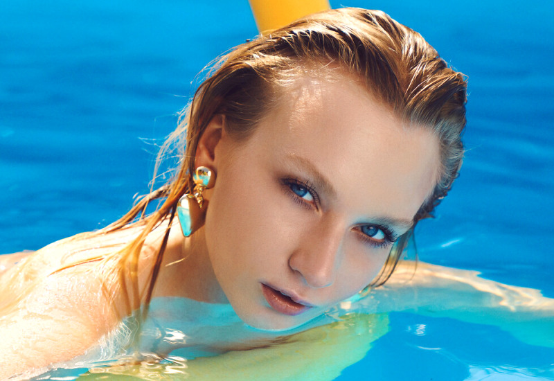 Annie Lysenko in Dolce Vita by Superbe