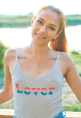 Luna Lesun Photo 9 of 10