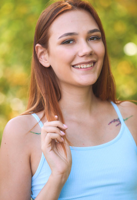 Luna Lesun Photo 8 of 10