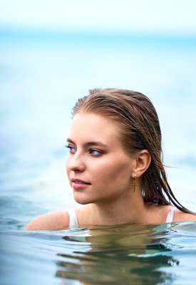 Yana Love Photo 5 of 8