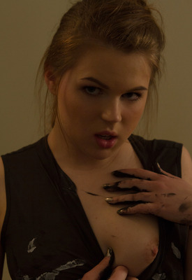 Nika O Photo 10 of 18