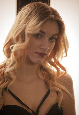 Nia Milan Photo 4 of 4