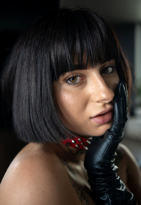 Sarah Heizel Photo 16 of 16