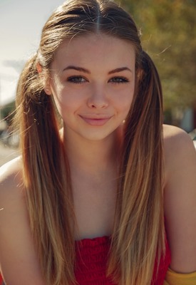 Lana Lea Photo 10 of 11