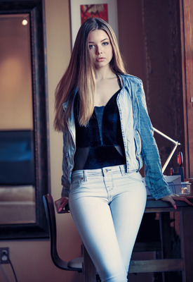 Lana Lea Photo 2 of 11