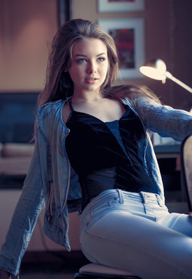 Lana Lea Photo 5 of 11