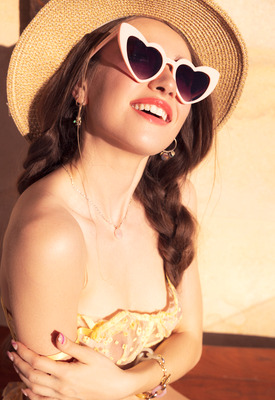 Aurora Amara Photo 11 of 14